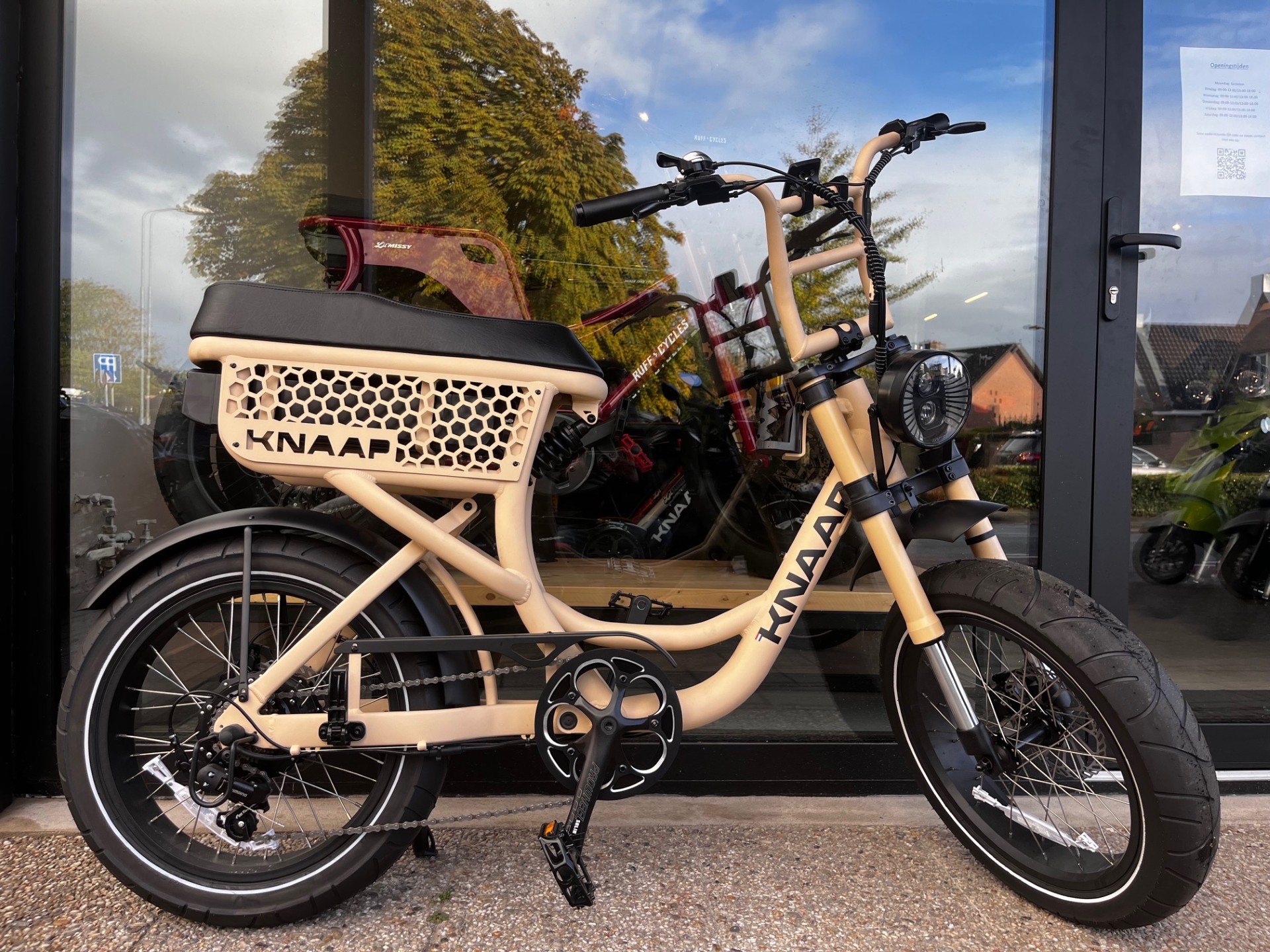 35263 66f7b3f6 57f0 4171 b328 4ef49d5a5444