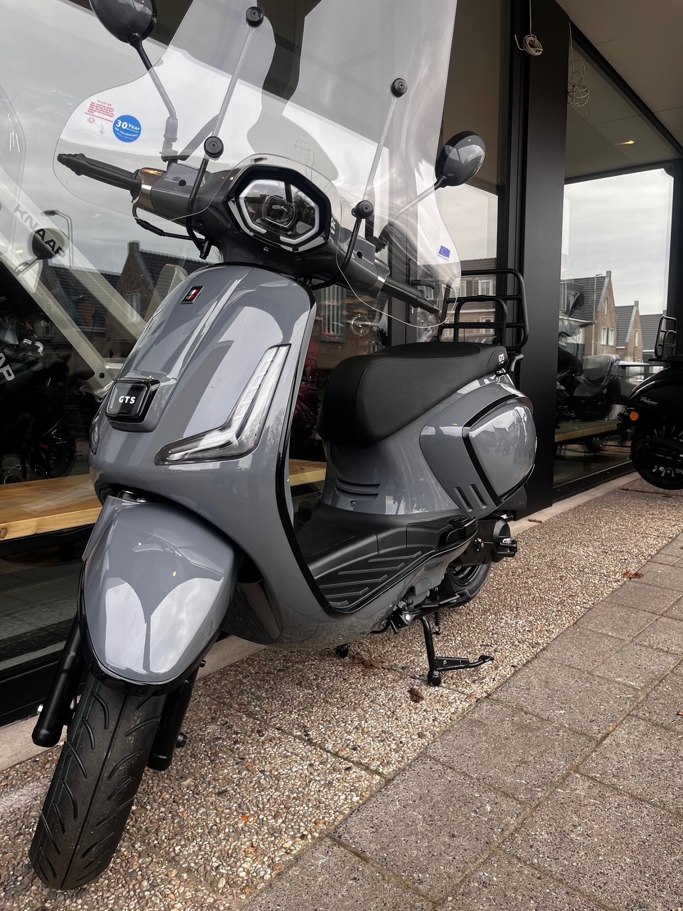 35482 67a75c4e 8178 4033 909f 474d9d5a5444