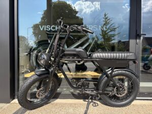 AGM GT250 mat zwart links