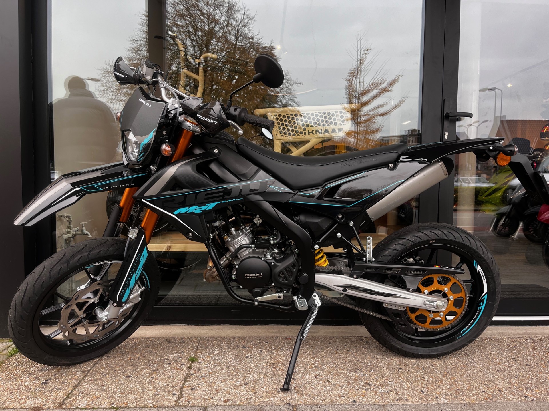 35330 67237c83 e45c 4545 a909 43869d5a5444