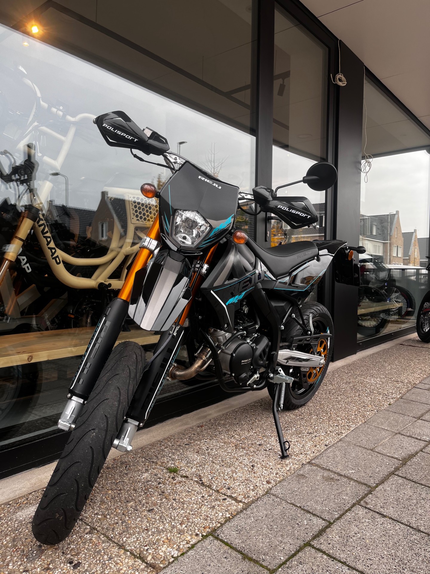 35333 67237c83 ebe4 4e82 bf55 43f49d5a5444