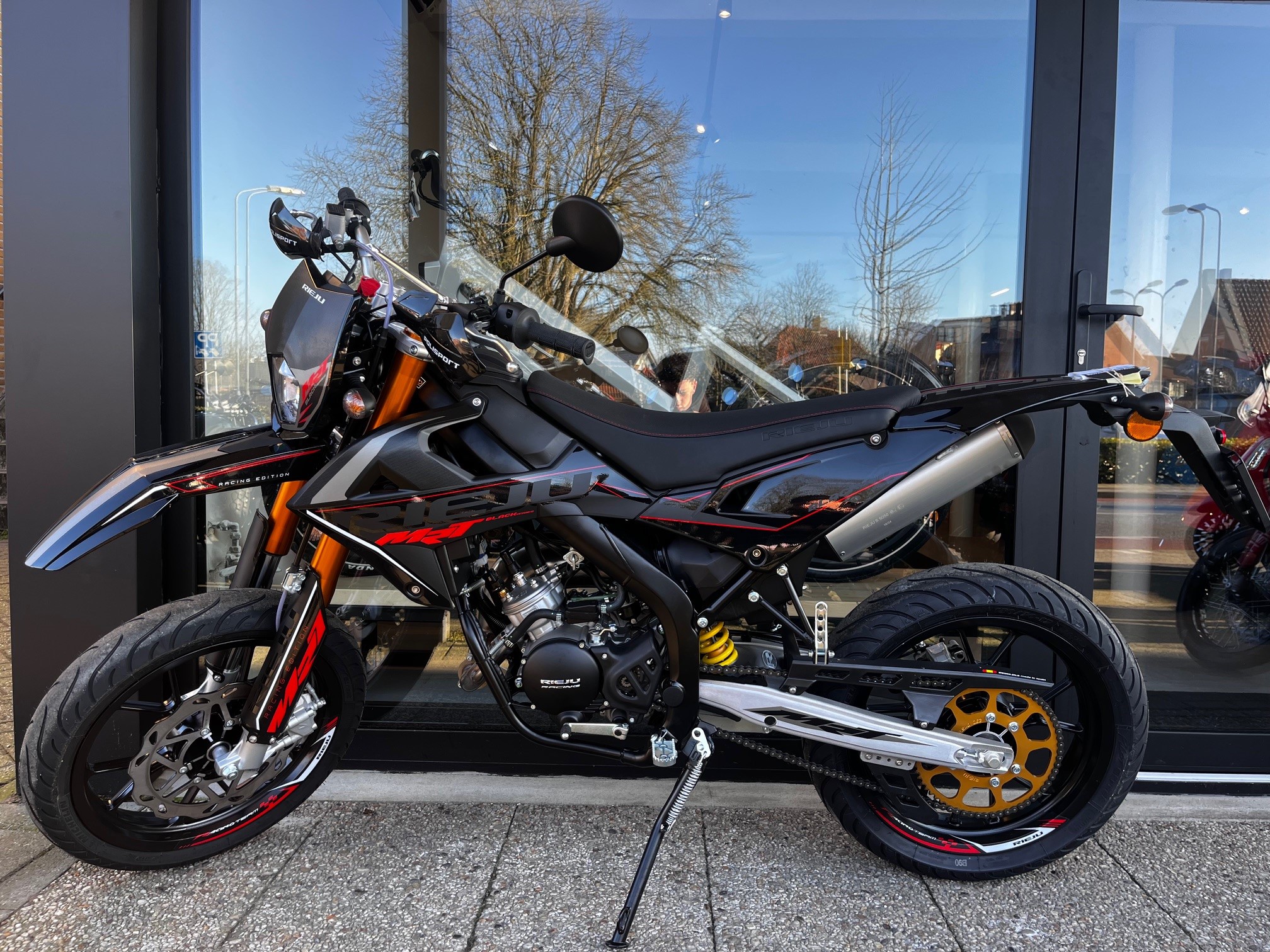 35483 67ad9c53 c834 472f 9790 42379d5a5444