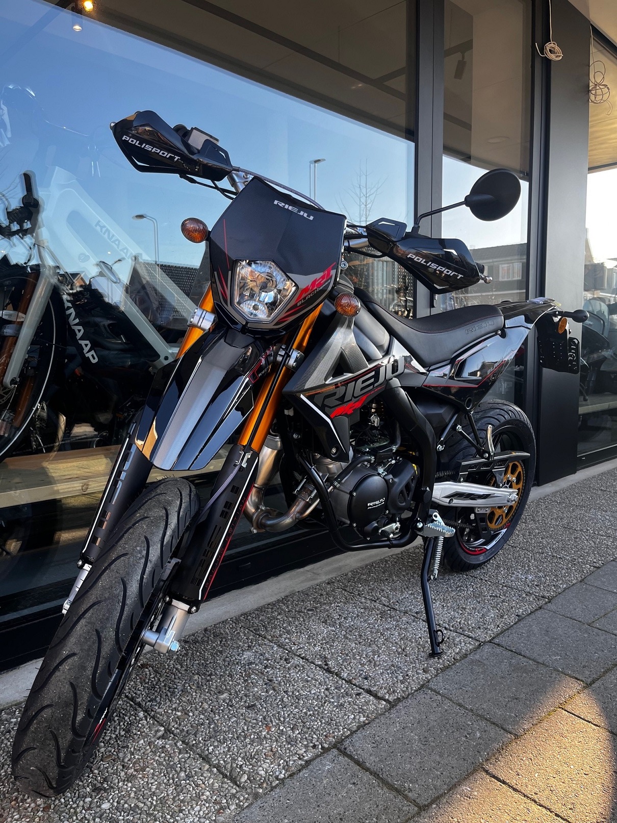 35485 67ad9c53 00c8 4f7f a561 47249d5a5444